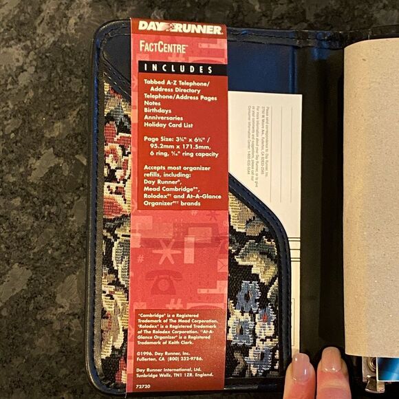 Vintage Day Runner FactCentre Family Phone Book NEW - Picture 2 of 10